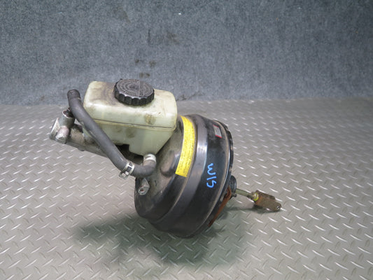 02-05 Lexus JCE10L IS300 Brake Master Cylinder Booster Fluid Reservoir 79K OEM