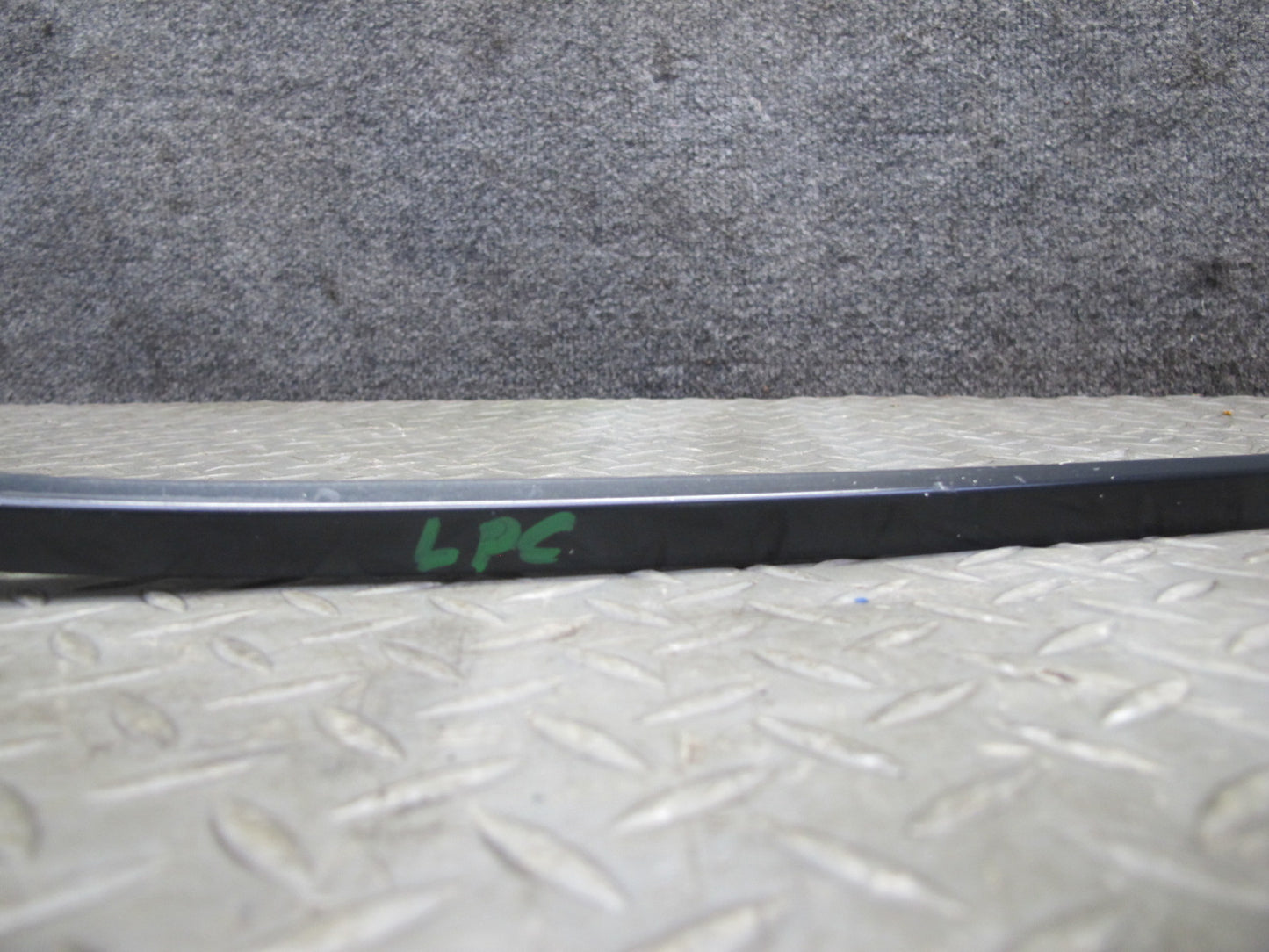 08-10 Porsche Cayenne 957 Front Windshield Exterior A Pillar Trim Molding Set