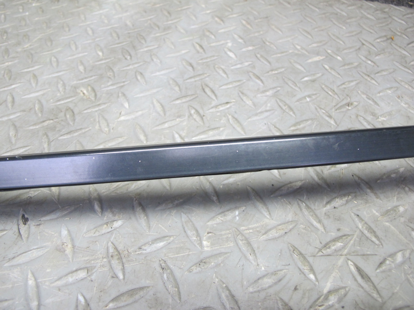 08-10 Porsche Cayenne 957 Front Windshield Exterior A Pillar Trim Molding Set