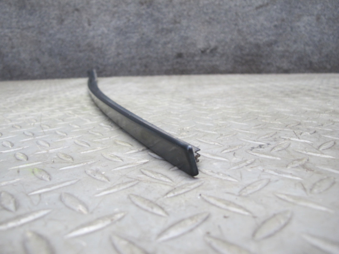08-10 Porsche Cayenne 957 Front Windshield Exterior A Pillar Trim Molding Set