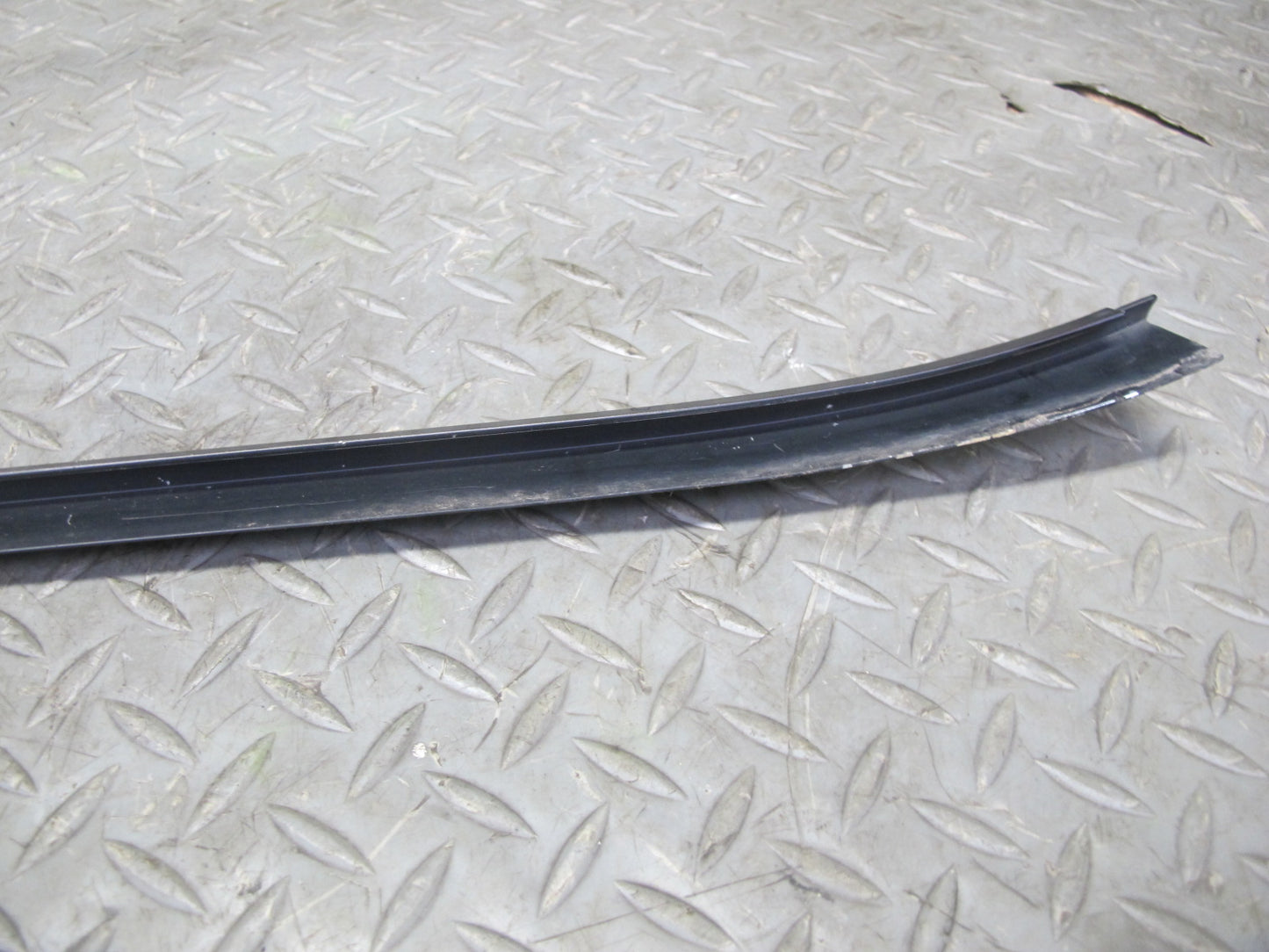 08-10 Porsche Cayenne 957 Front Windshield Exterior A Pillar Trim Molding Set