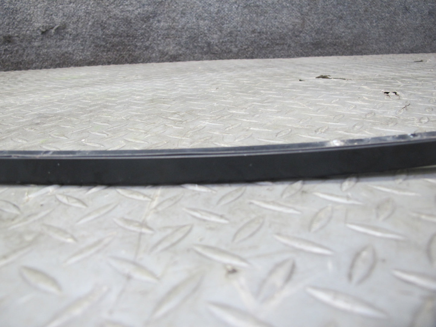 08-10 Porsche Cayenne 957 Front Windshield Exterior A Pillar Trim Molding Set