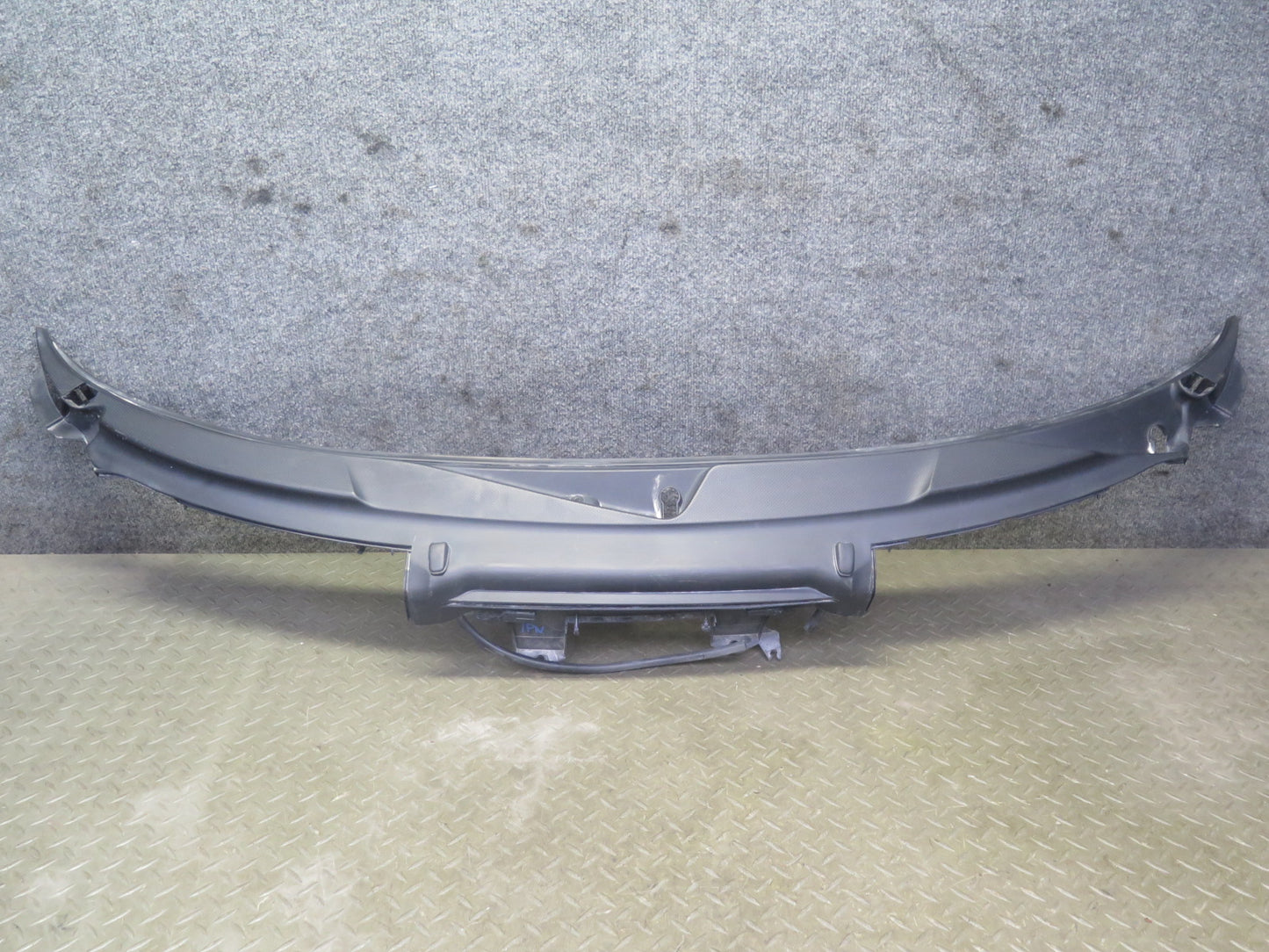 2000-2004 Porsche 911 996 Carrera Windshield Wiper Vent Cowl Grille Panel