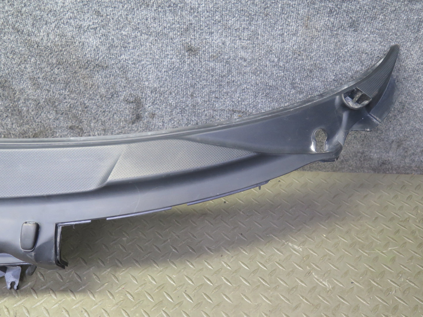 2000-2004 Porsche 911 996 Carrera Windshield Wiper Vent Cowl Grille Panel