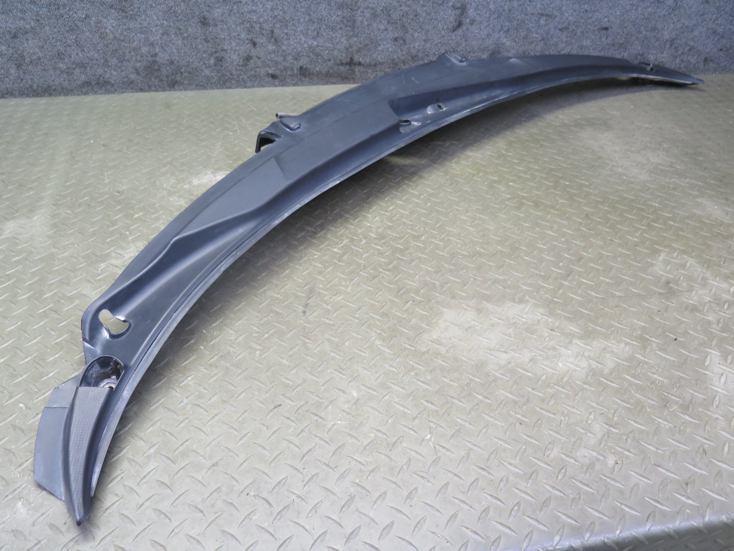 2000-2004 Porsche 911 996 Carrera Windshield Wiper Vent Cowl Grille Panel