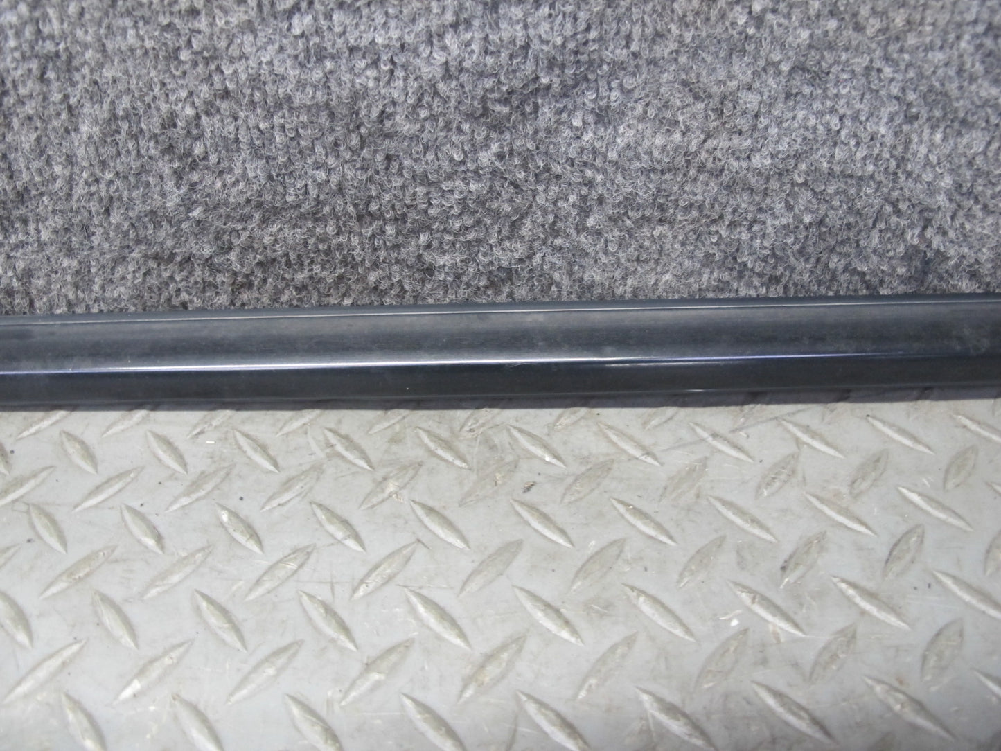 87-91 BMW E30 325i Convertible Left & Right Door Molding Rubber Seal Set OEM
