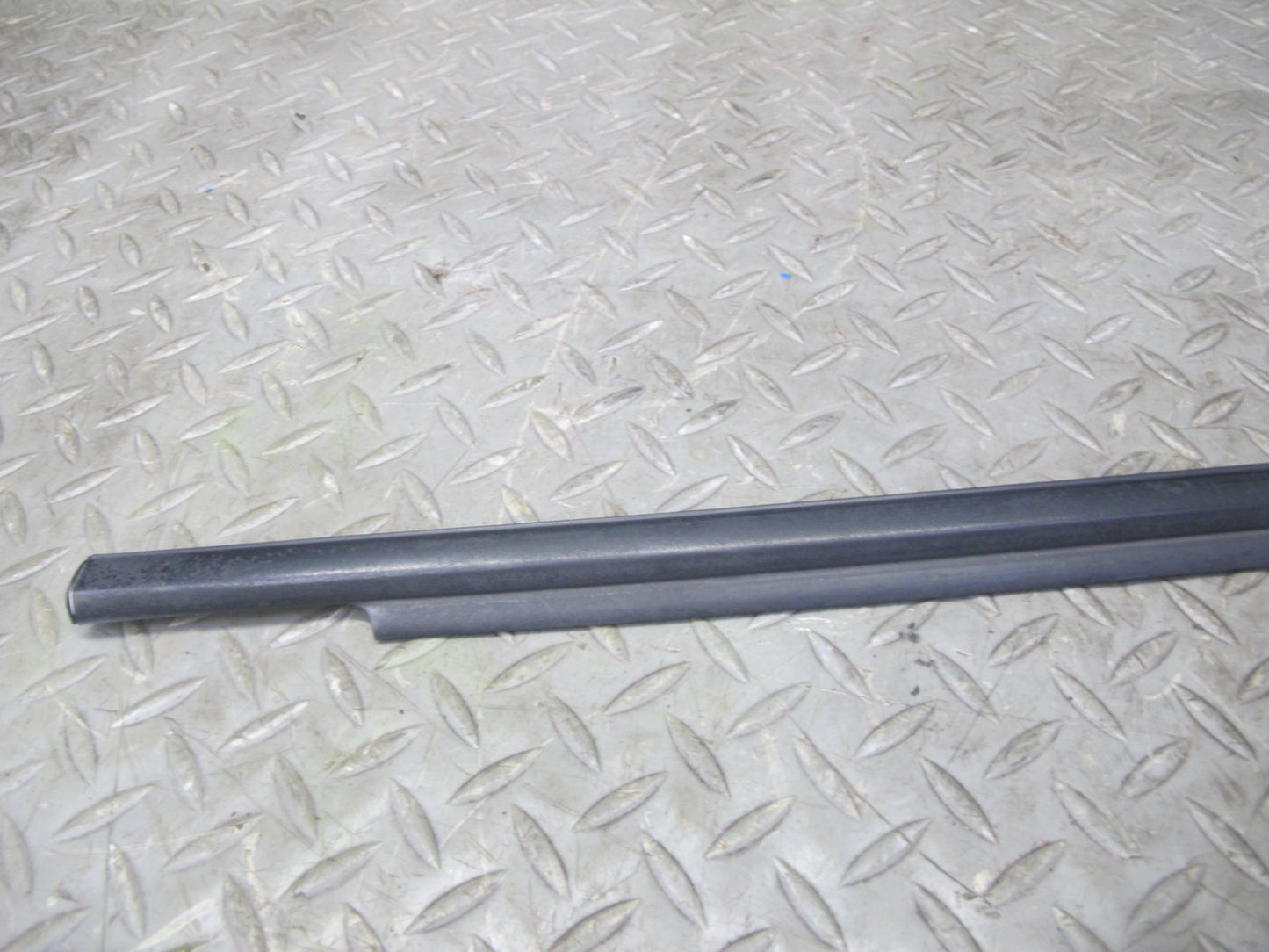 87-91 BMW E30 325i Convertible Left & Right Door Molding Rubber Seal Set OEM