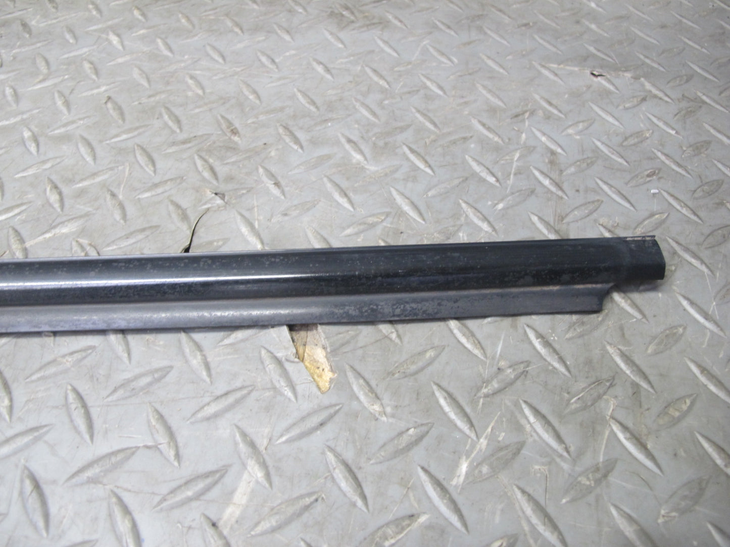 87-91 BMW E30 325i Convertible Left & Right Door Molding Rubber Seal Set OEM