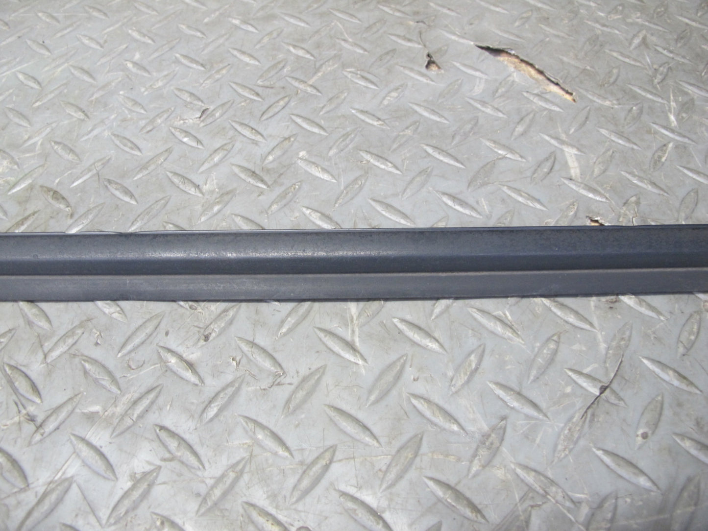 87-91 BMW E30 325i Convertible Left & Right Door Molding Rubber Seal Set OEM