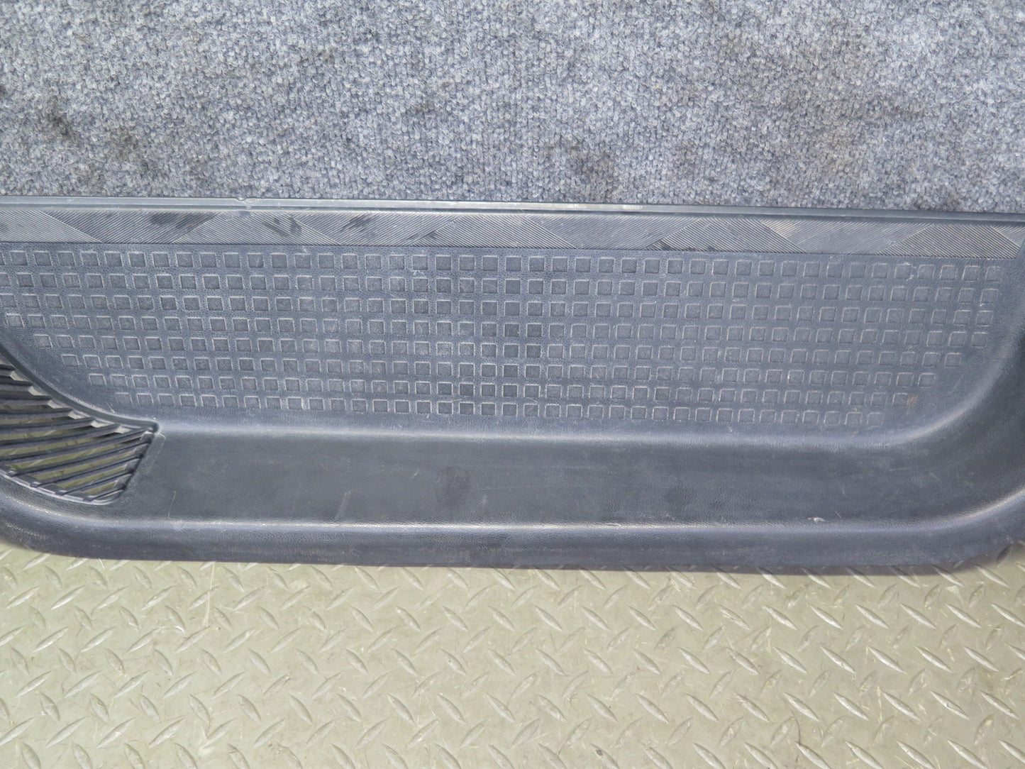 99-03 VW Eurovan T4 Right Sliding Door Step Sill Trim Panel 7D0863726 OEM
