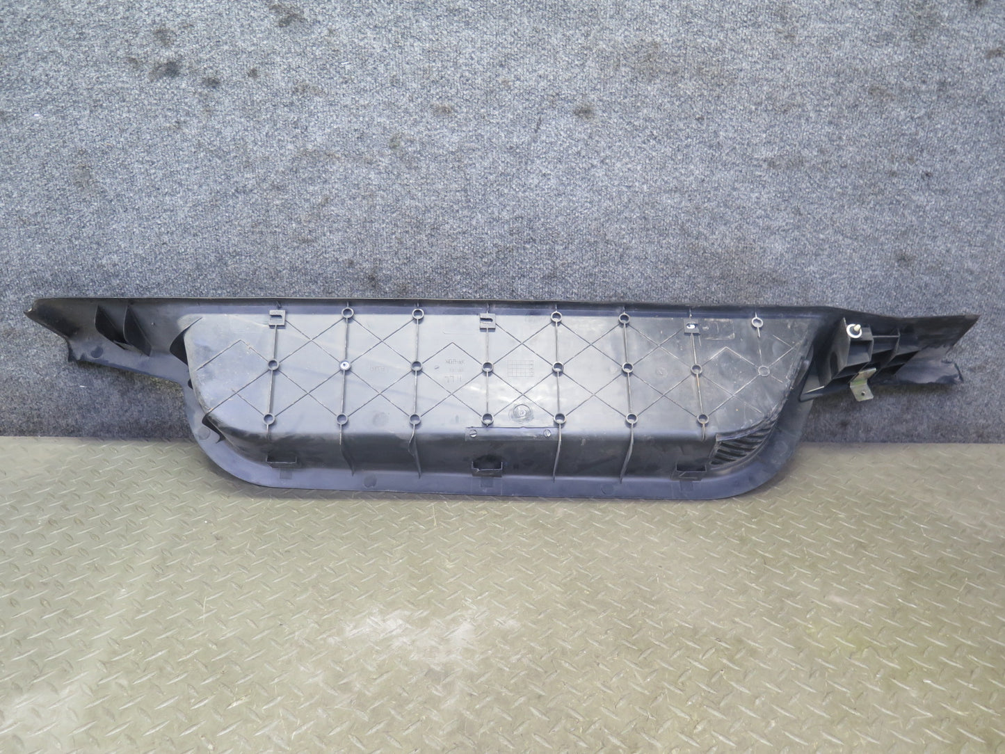 99-03 VW Eurovan T4 Right Sliding Door Step Sill Trim Panel 7D0863726 OEM