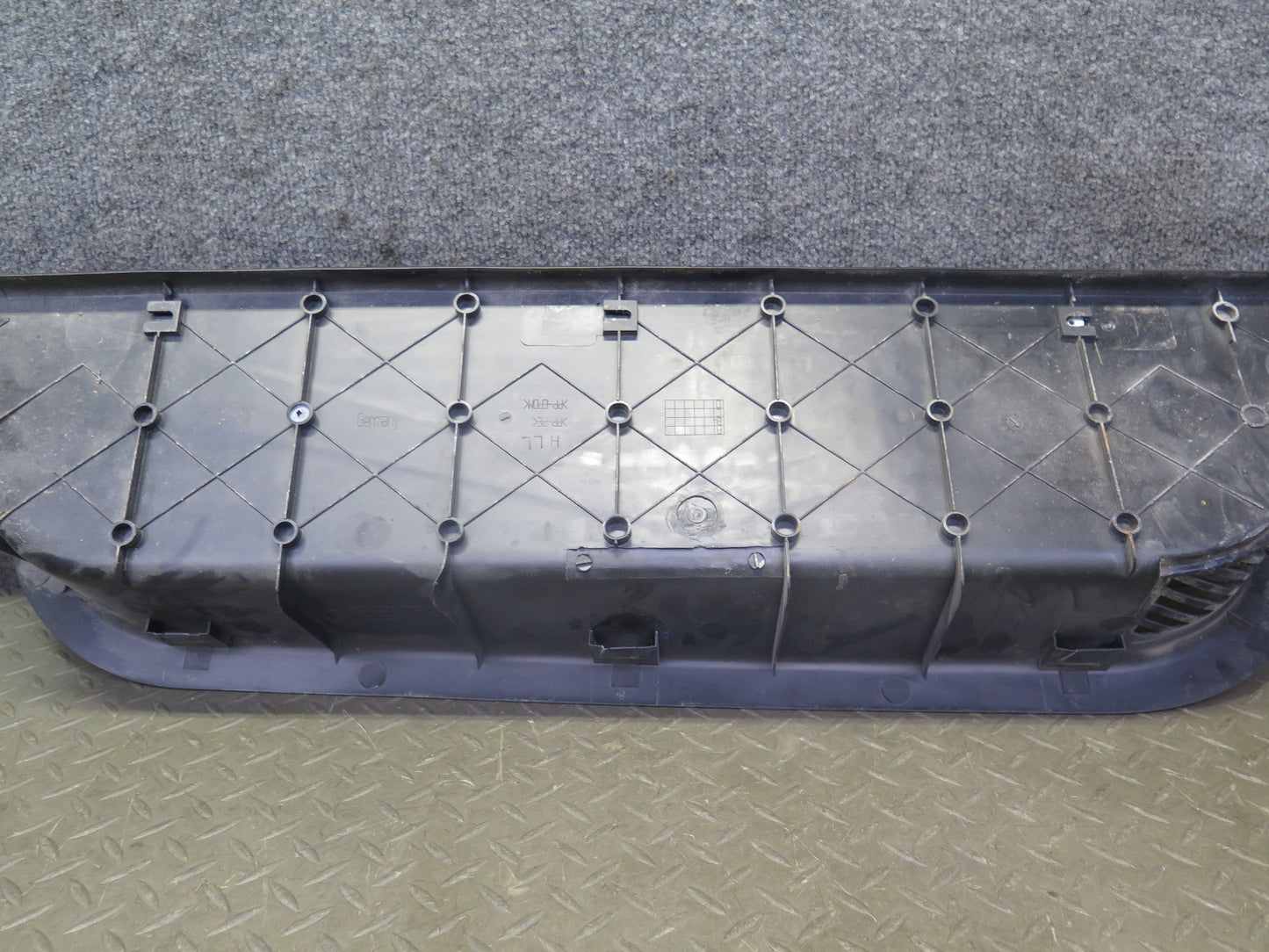 99-03 VW Eurovan T4 Right Sliding Door Step Sill Trim Panel 7D0863726 OEM