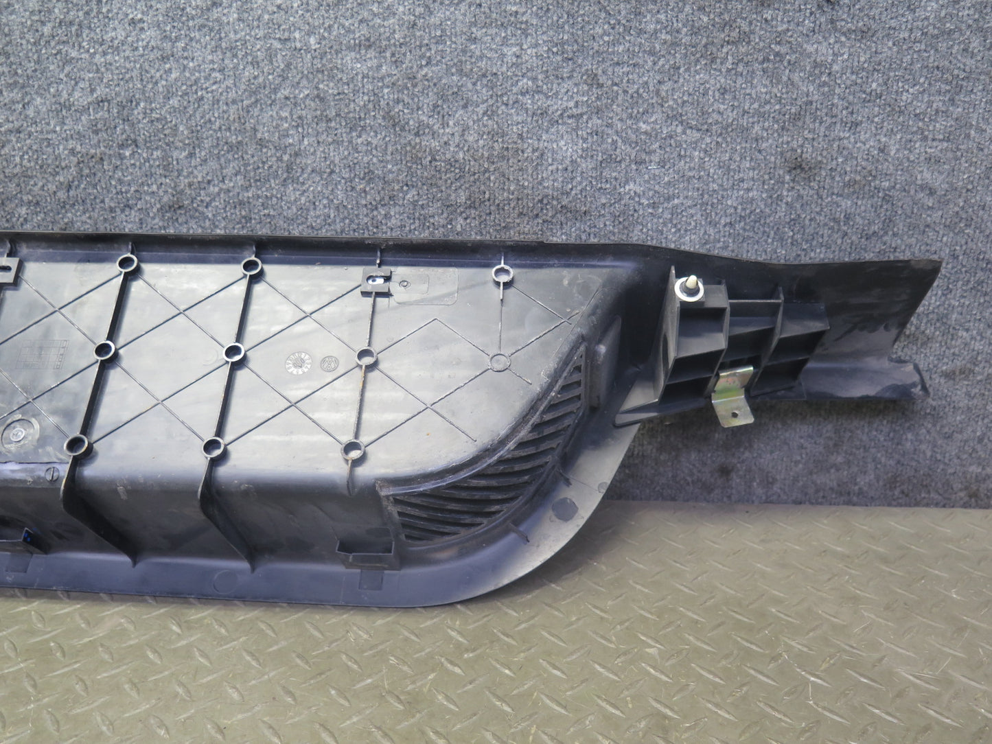 99-03 VW Eurovan T4 Right Sliding Door Step Sill Trim Panel 7D0863726 OEM