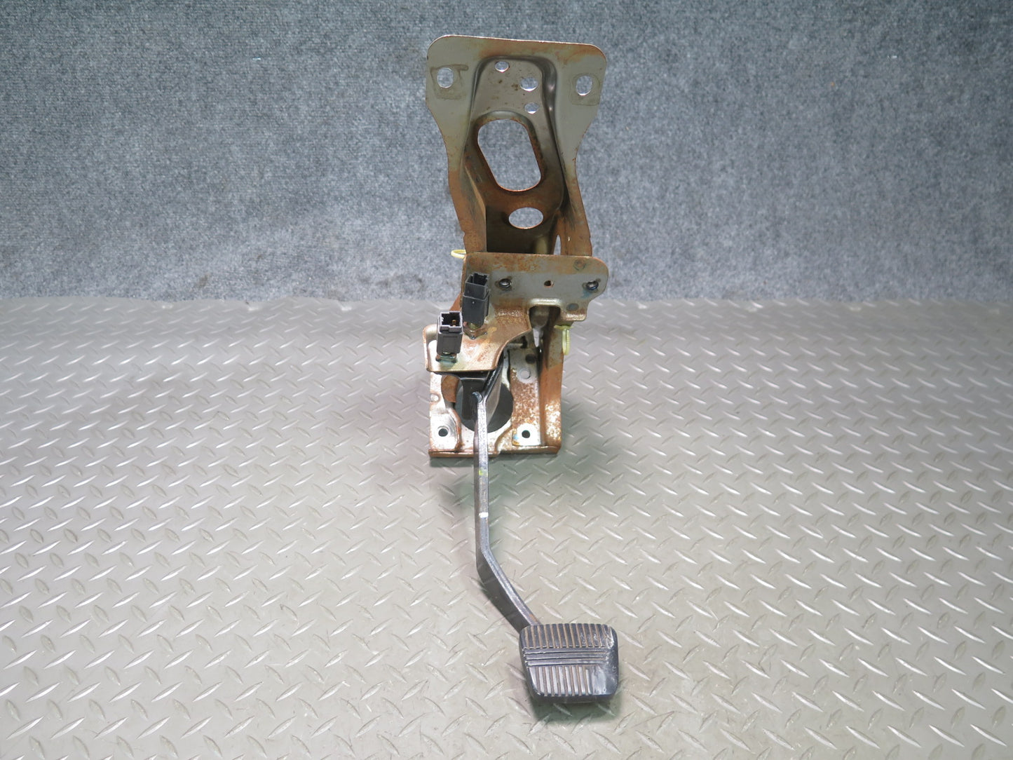 84-86 Nissan Z31 300ZX M/T Gas Brake Stop Clutch Pedal Set of 3 OEM