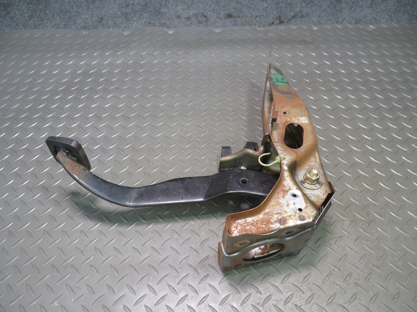 84-86 Nissan Z31 300ZX M/T Gas Brake Stop Clutch Pedal Set of 3 OEM