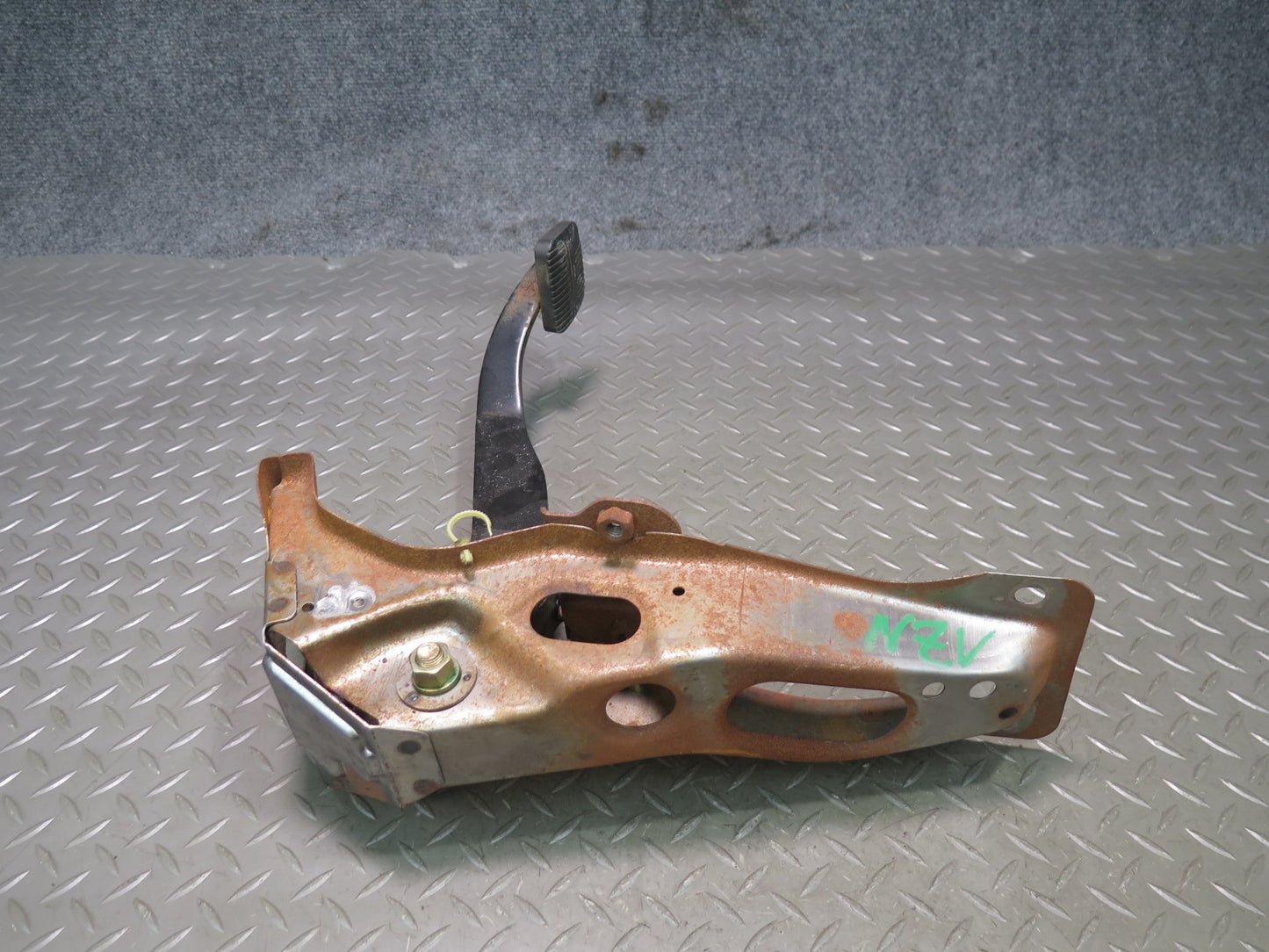 84-86 Nissan Z31 300ZX M/T Gas Brake Stop Clutch Pedal Set of 3 OEM