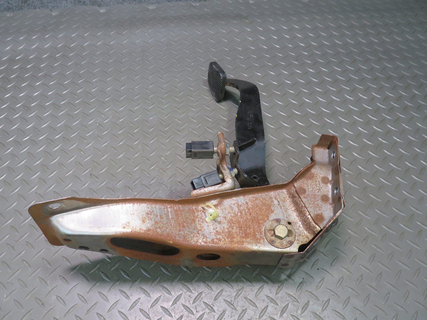 84-86 Nissan Z31 300ZX M/T Gas Brake Stop Clutch Pedal Set of 3 OEM