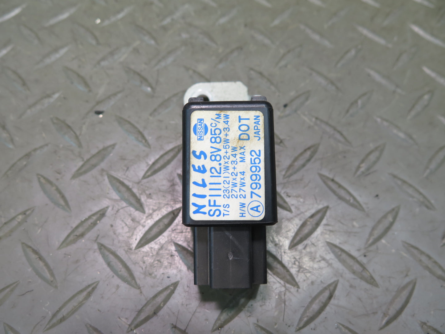 84-89 Nissan 300ZX Z31 Turn Signal Flasher Relay OEM