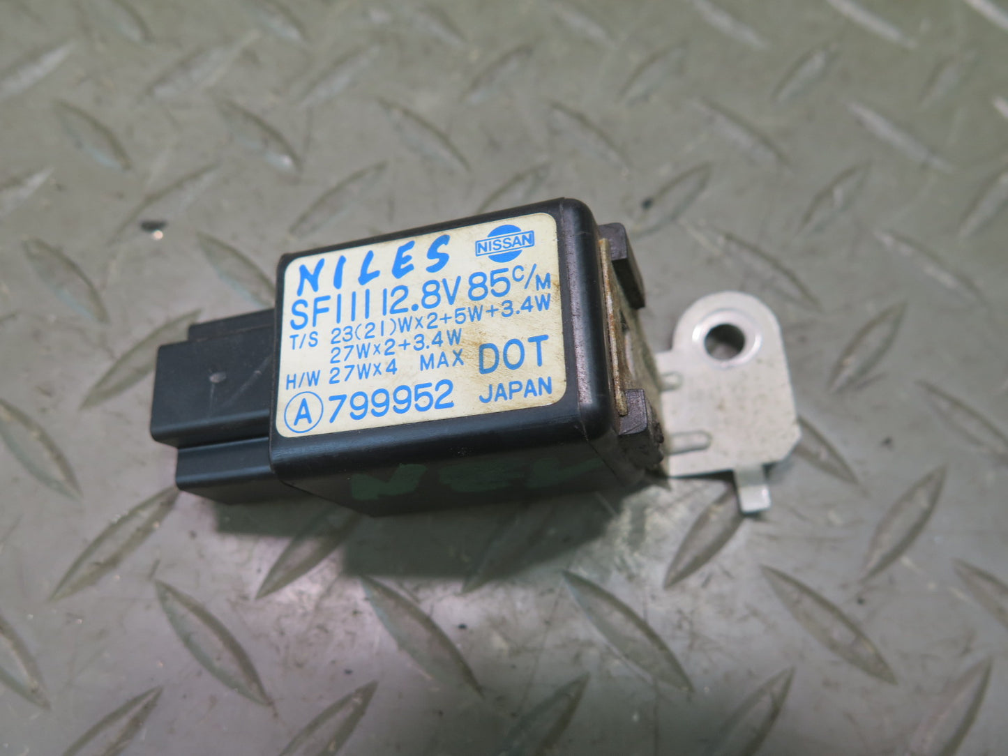 84-89 Nissan 300ZX Z31 Turn Signal Flasher Relay OEM