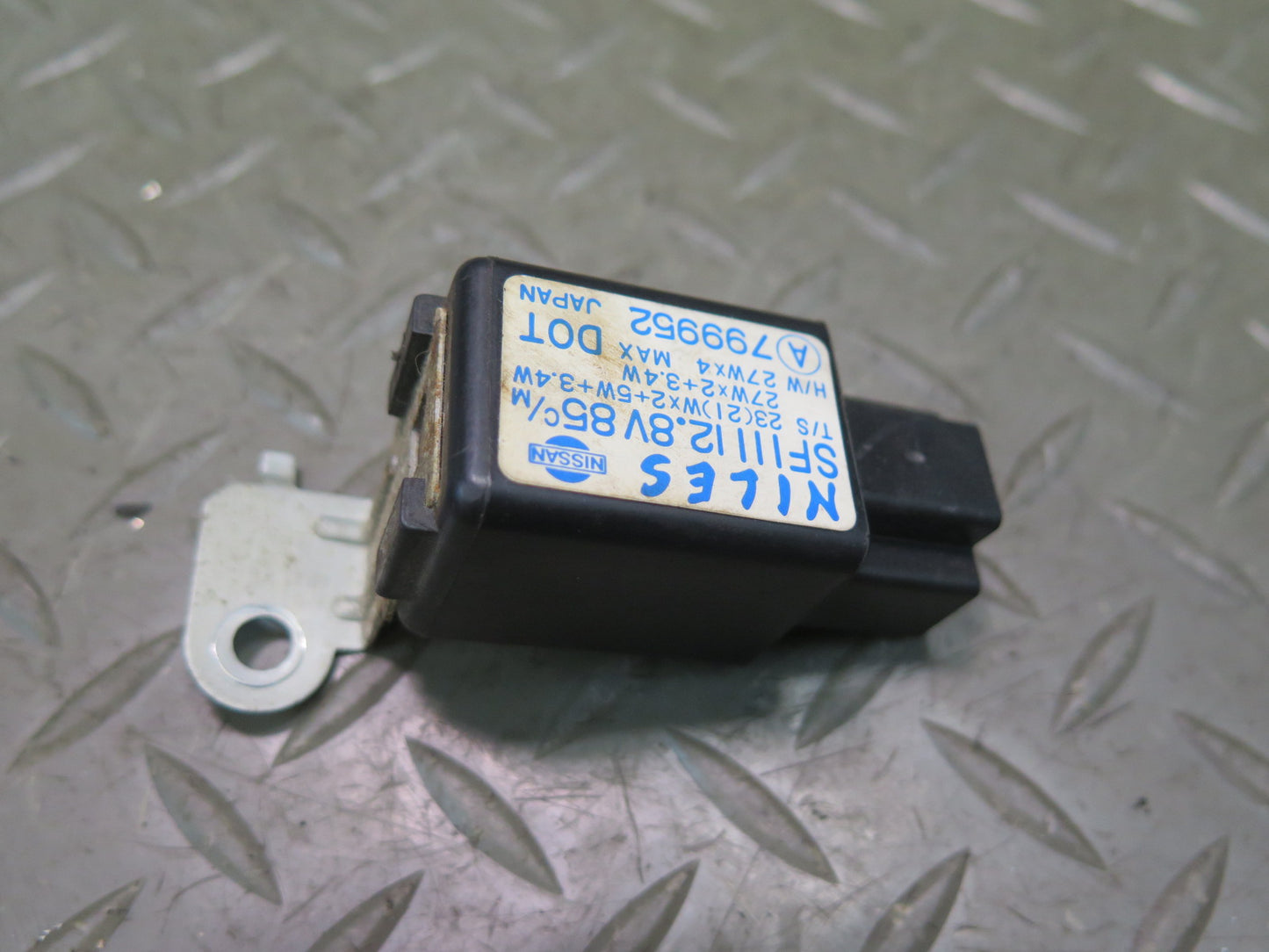 84-89 Nissan 300ZX Z31 Turn Signal Flasher Relay OEM
