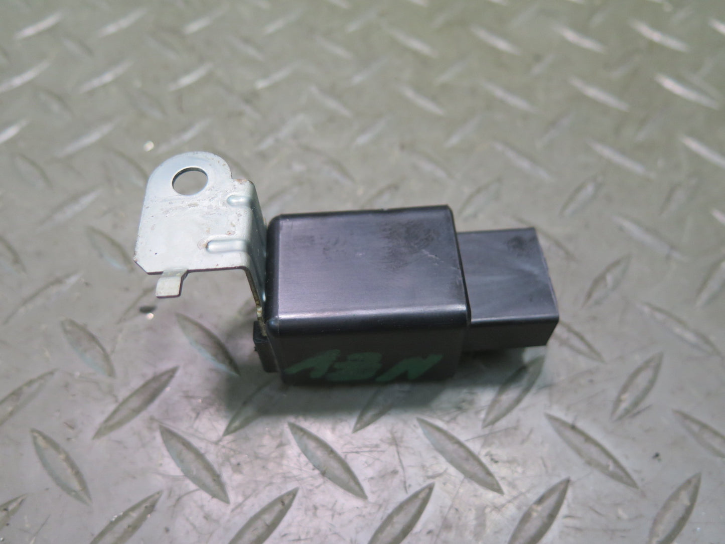 84-89 Nissan 300ZX Z31 Turn Signal Flasher Relay OEM