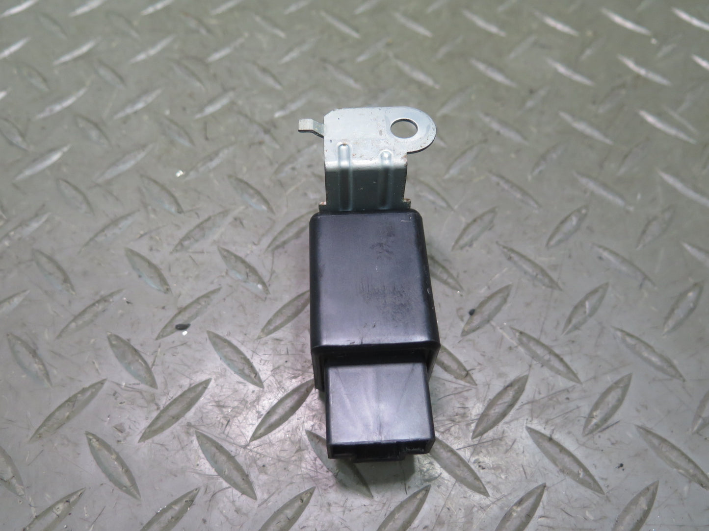 84-89 Nissan 300ZX Z31 Turn Signal Flasher Relay OEM