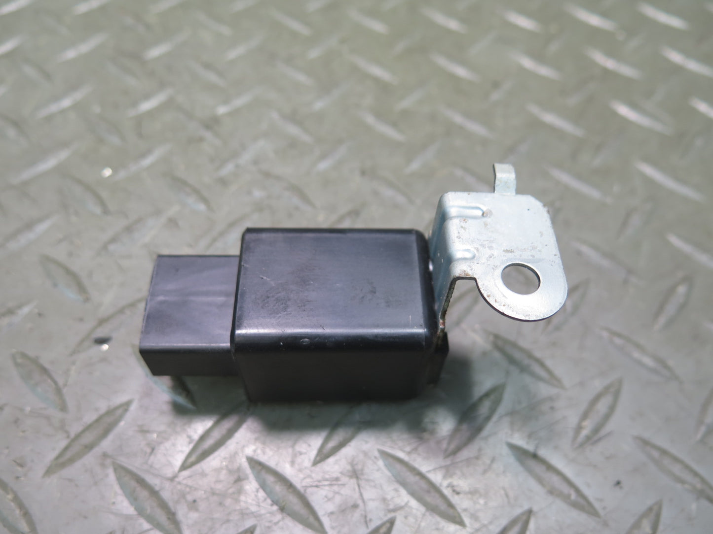 84-89 Nissan 300ZX Z31 Turn Signal Flasher Relay OEM