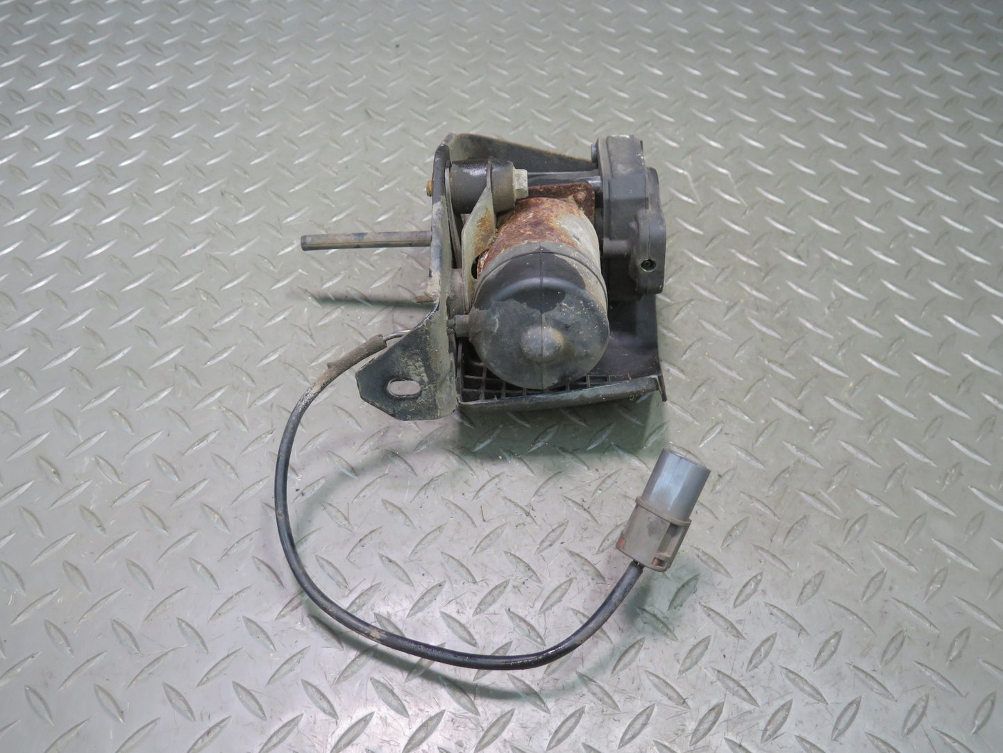 84-89 Nissan 300ZX Z31 Turbo Vacuum Pump Ascd 60K Miles 92276-02P00 OEM