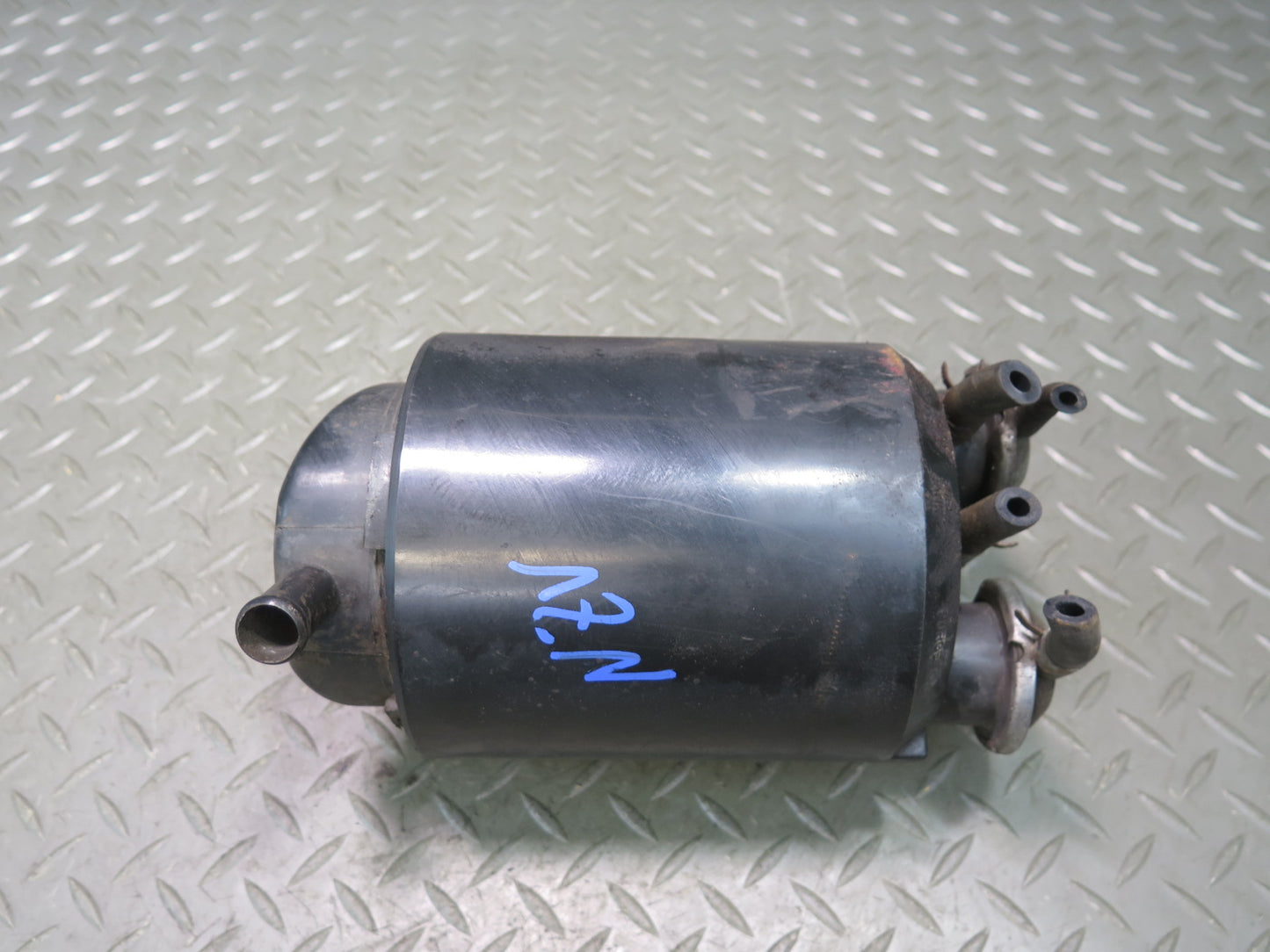 86-88 Nissan Z31 300ZX Fuel Evap Vapor Charcoal Canister 14950-16E01 OEM