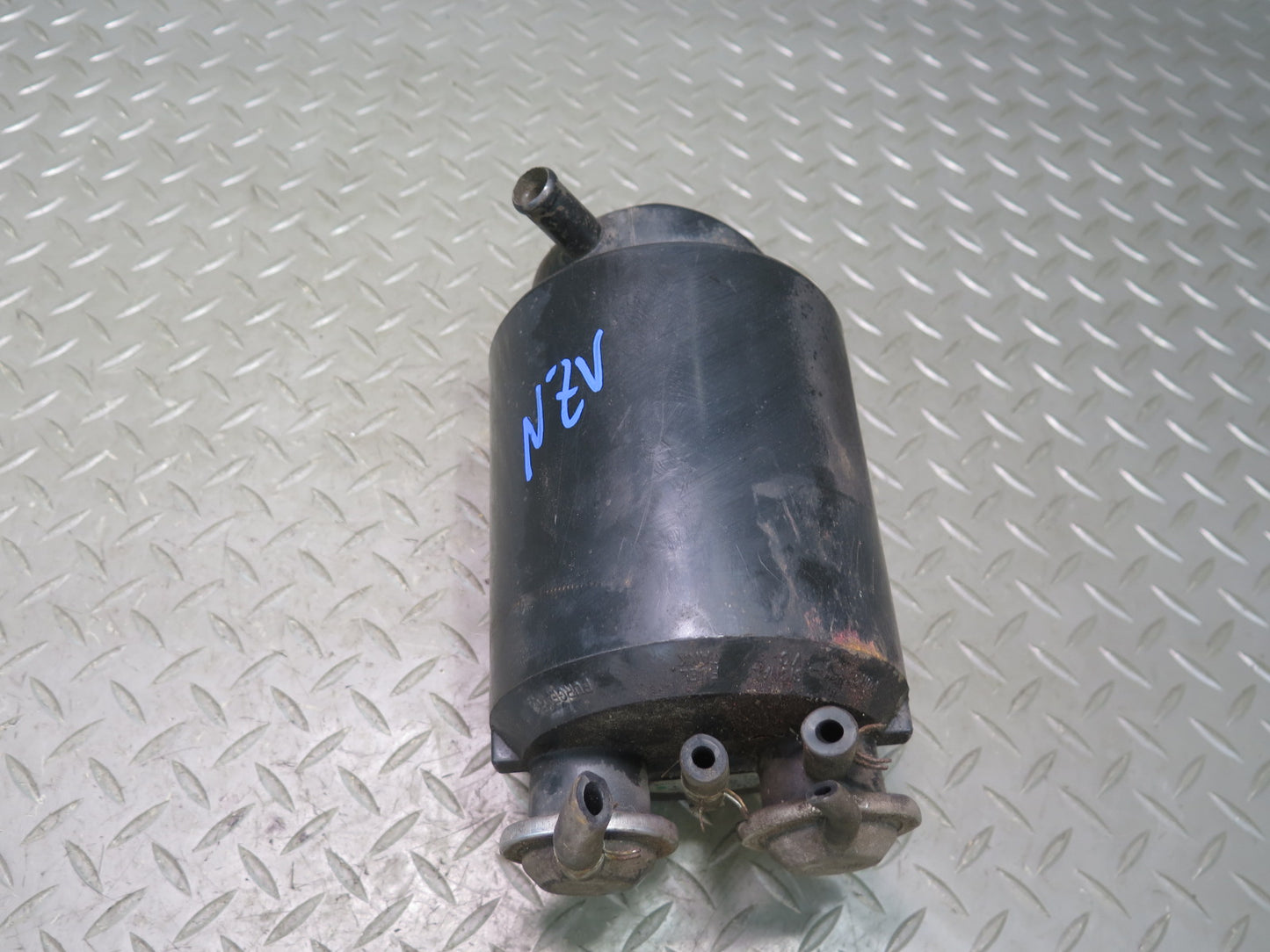 86-88 Nissan Z31 300ZX Fuel Evap Vapor Charcoal Canister 14950-16E01 OEM