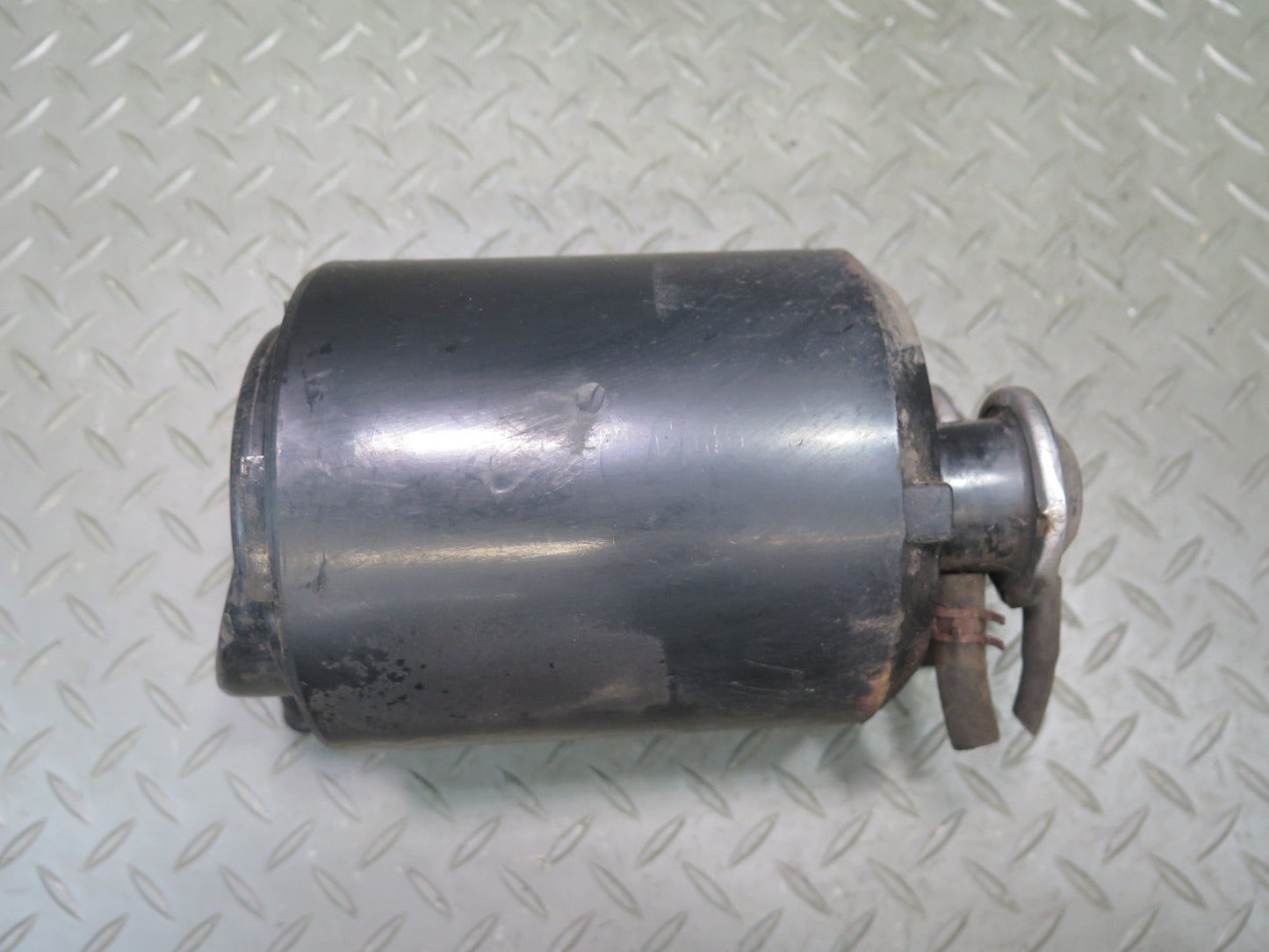 86-88 Nissan Z31 300ZX Fuel Evap Vapor Charcoal Canister 14950-16E01 OEM