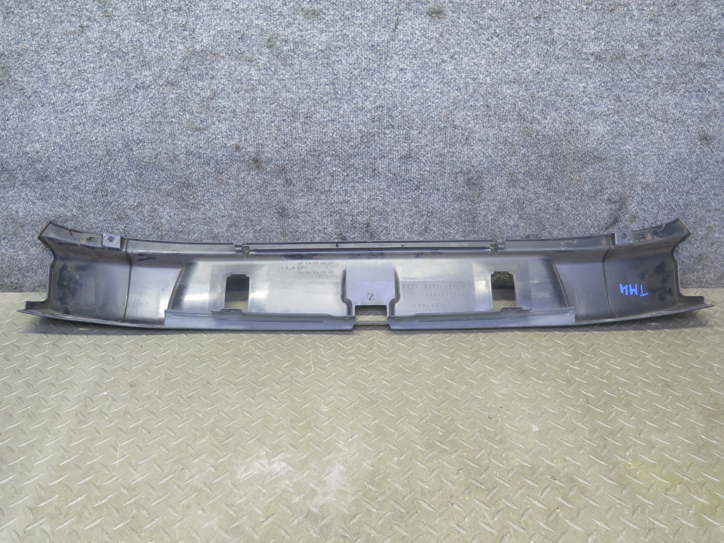 00-05 Toyota MR2 Spyder ZZW30L Rear Trunk Sill Trim Panel 64712-17040 OEM
