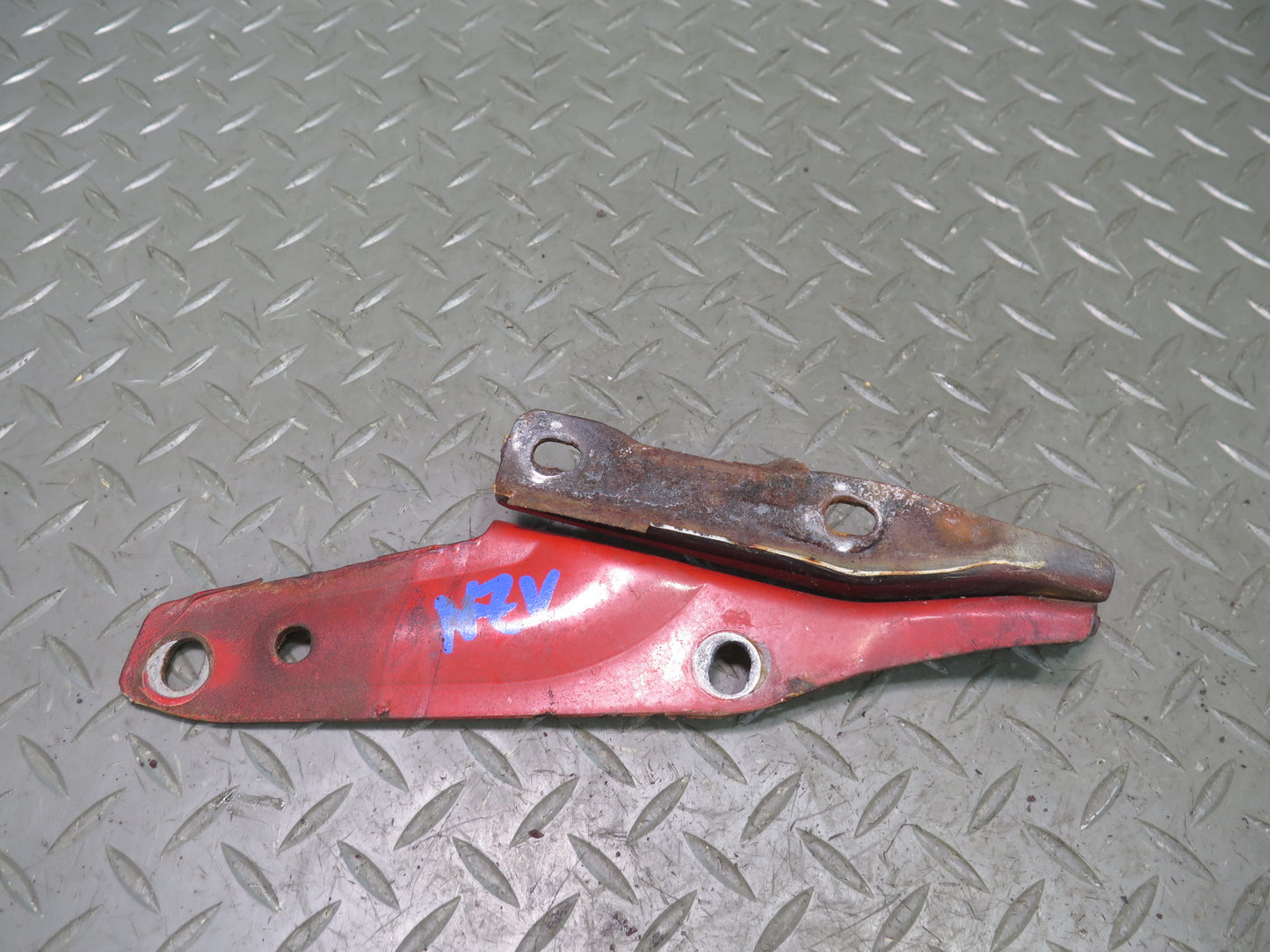 84-86 Nissan Z31 300ZX 2+0 Turbo Set of 2 Front Left Right Hood Hinge RED OEM
