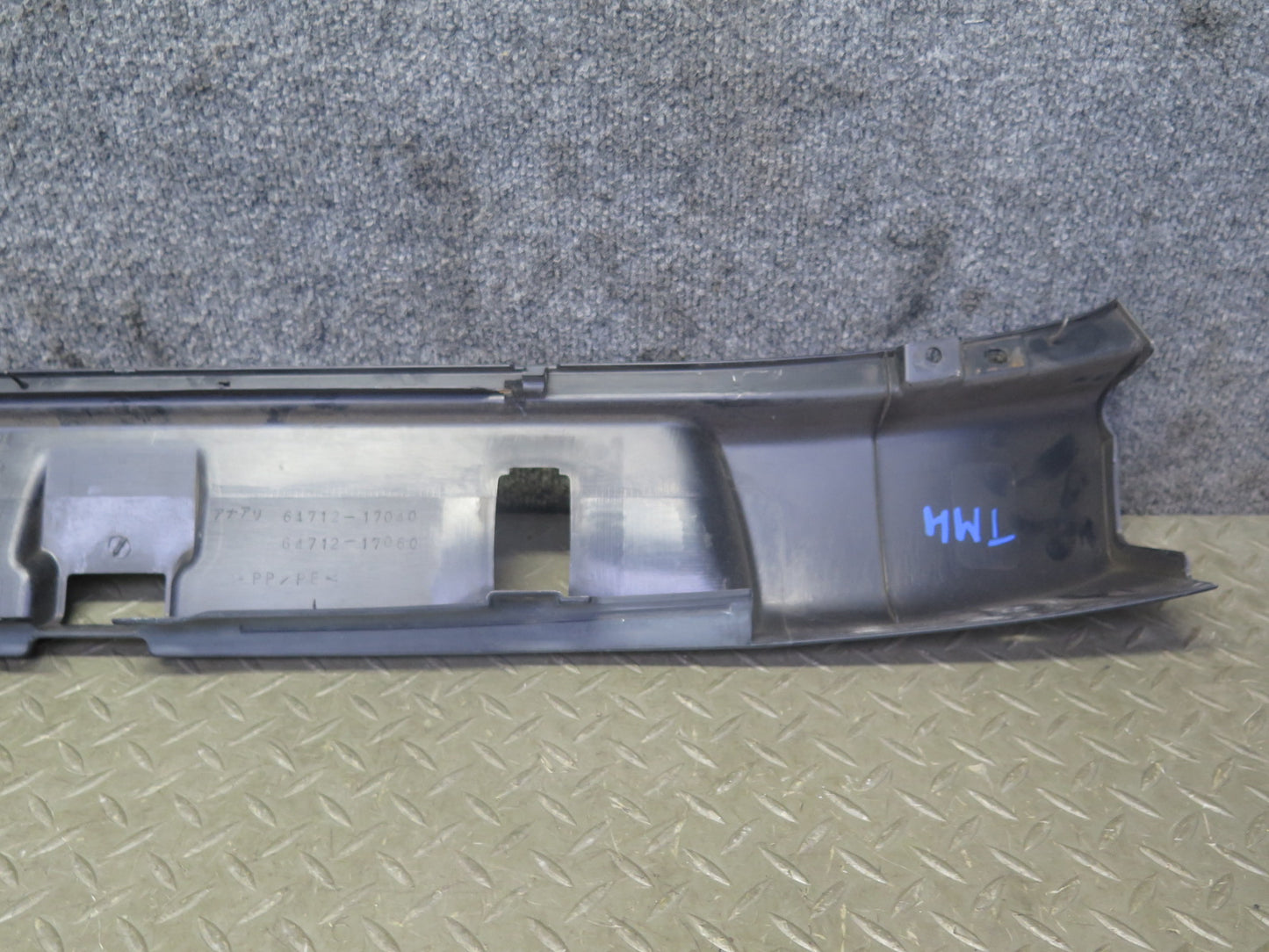 00-05 Toyota MR2 Spyder ZZW30L Rear Trunk Sill Trim Panel 64712-17040 OEM