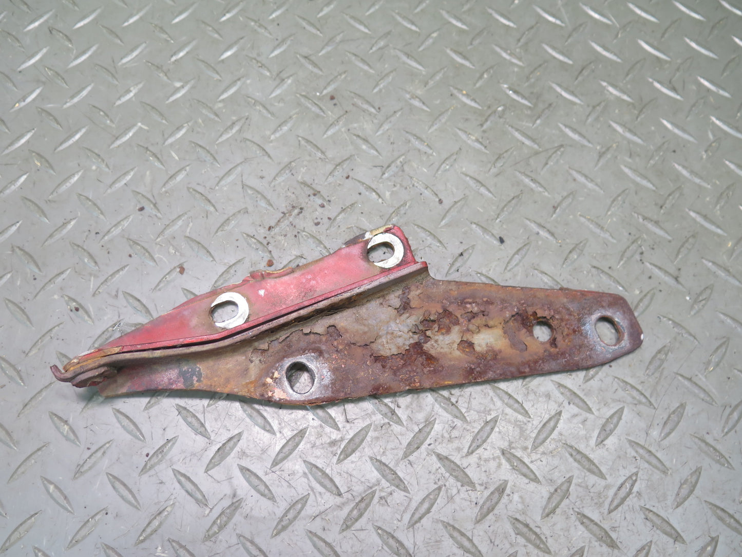 84-86 Nissan Z31 300ZX 2+0 Turbo Set of 2 Front Left Right Hood Hinge RED OEM
