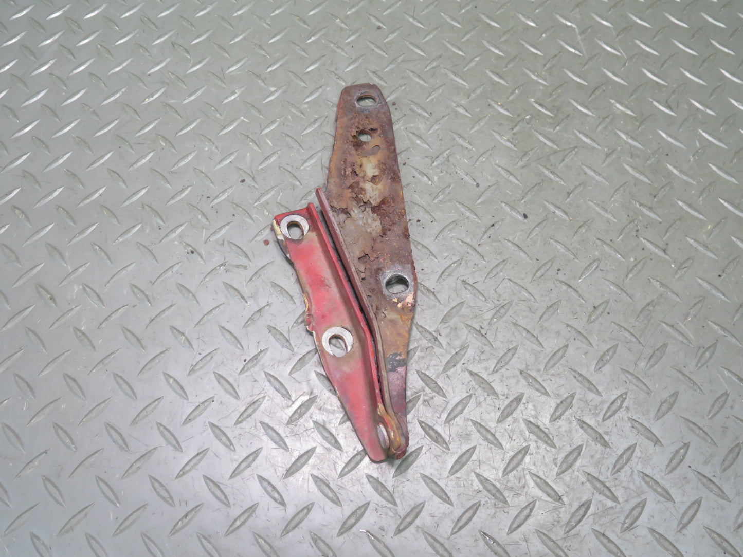 84-86 Nissan Z31 300ZX 2+0 Turbo Set of 2 Front Left Right Hood Hinge RED OEM