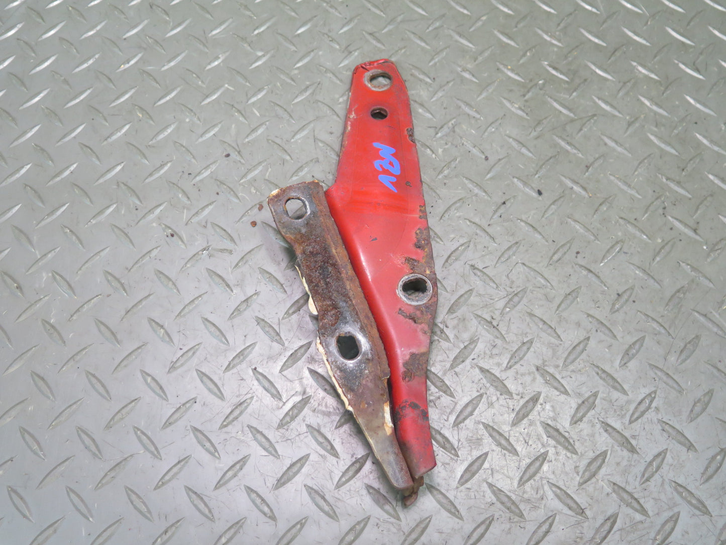 84-86 Nissan Z31 300ZX 2+0 Turbo Set of 2 Front Left Right Hood Hinge RED OEM