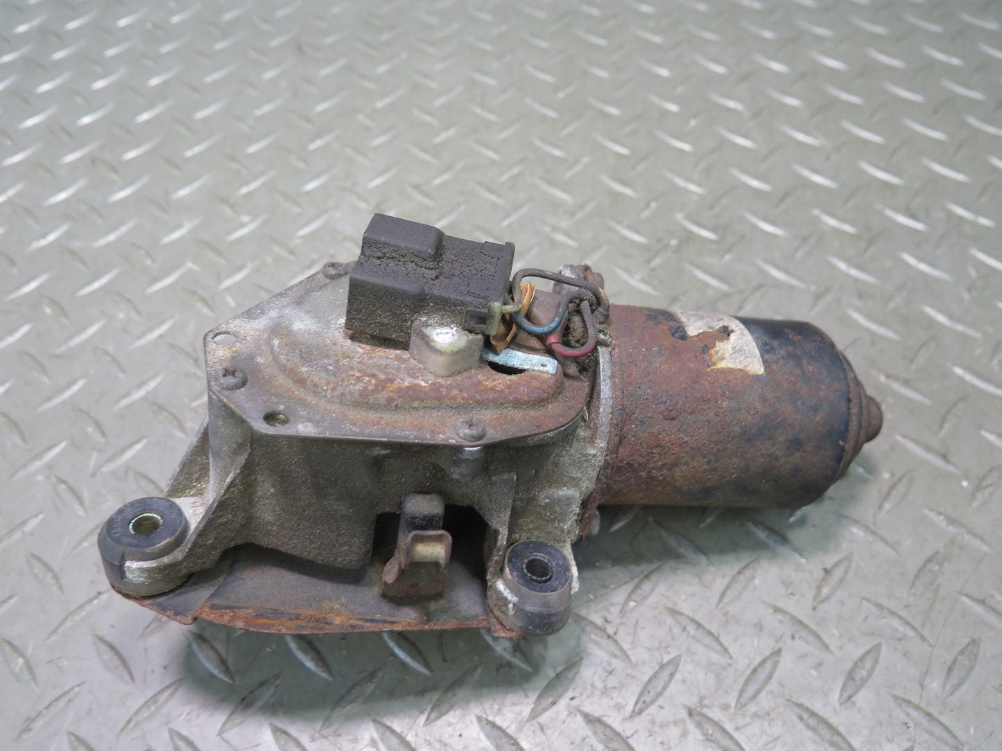 84-89 Nissan Z31 300ZX Windshield Wiper Transmission Motor 60K Miles OEM
