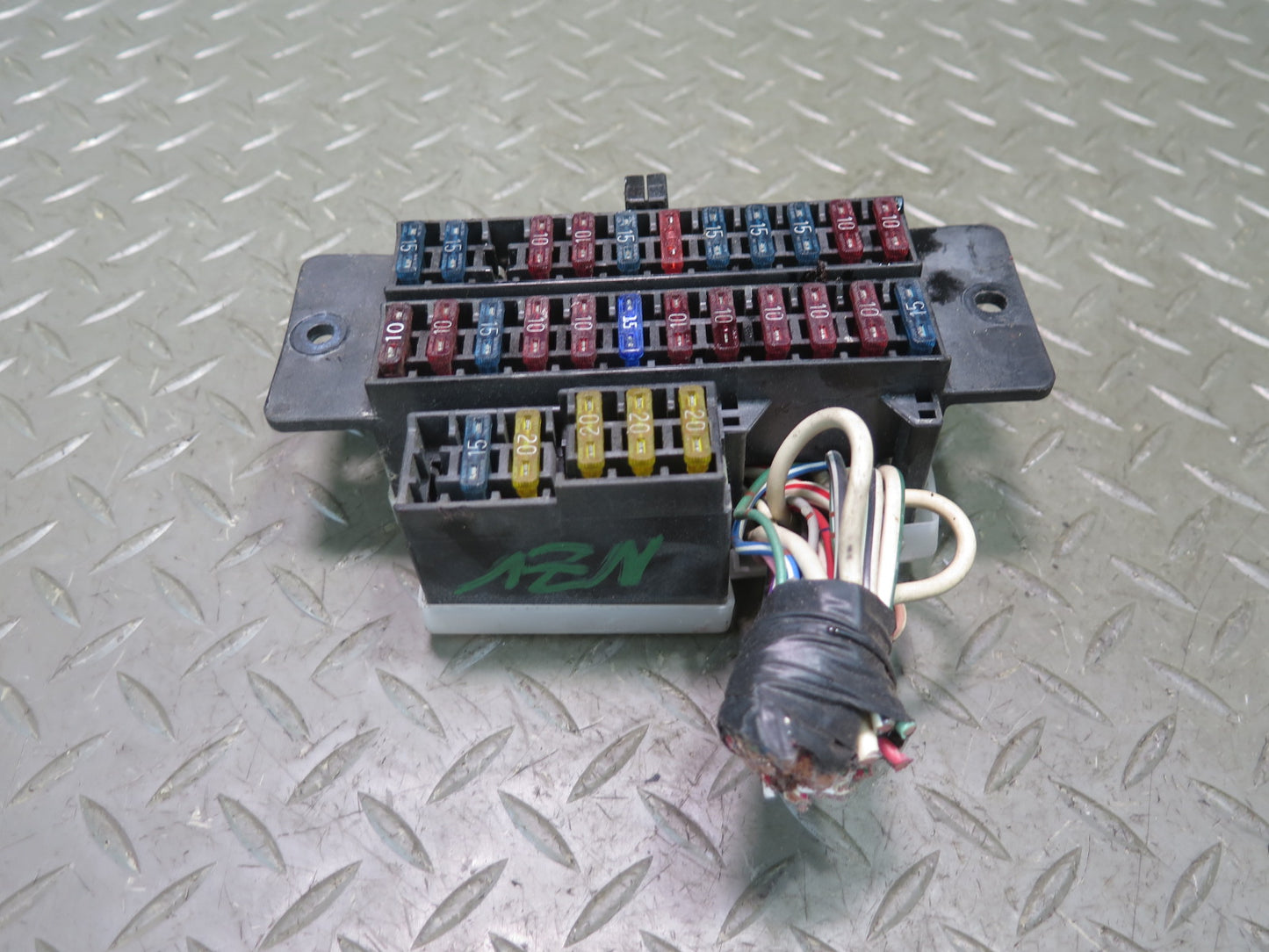 84-86 Nissan Z31 300ZX Junction Fuse Relay Box Module OEM