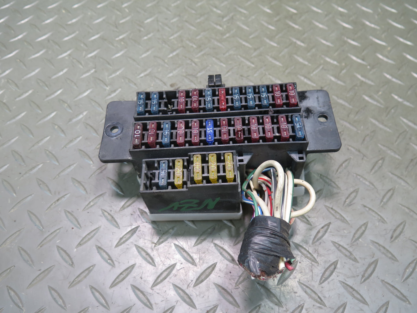 84-86 Nissan Z31 300ZX Junction Fuse Relay Box Module OEM