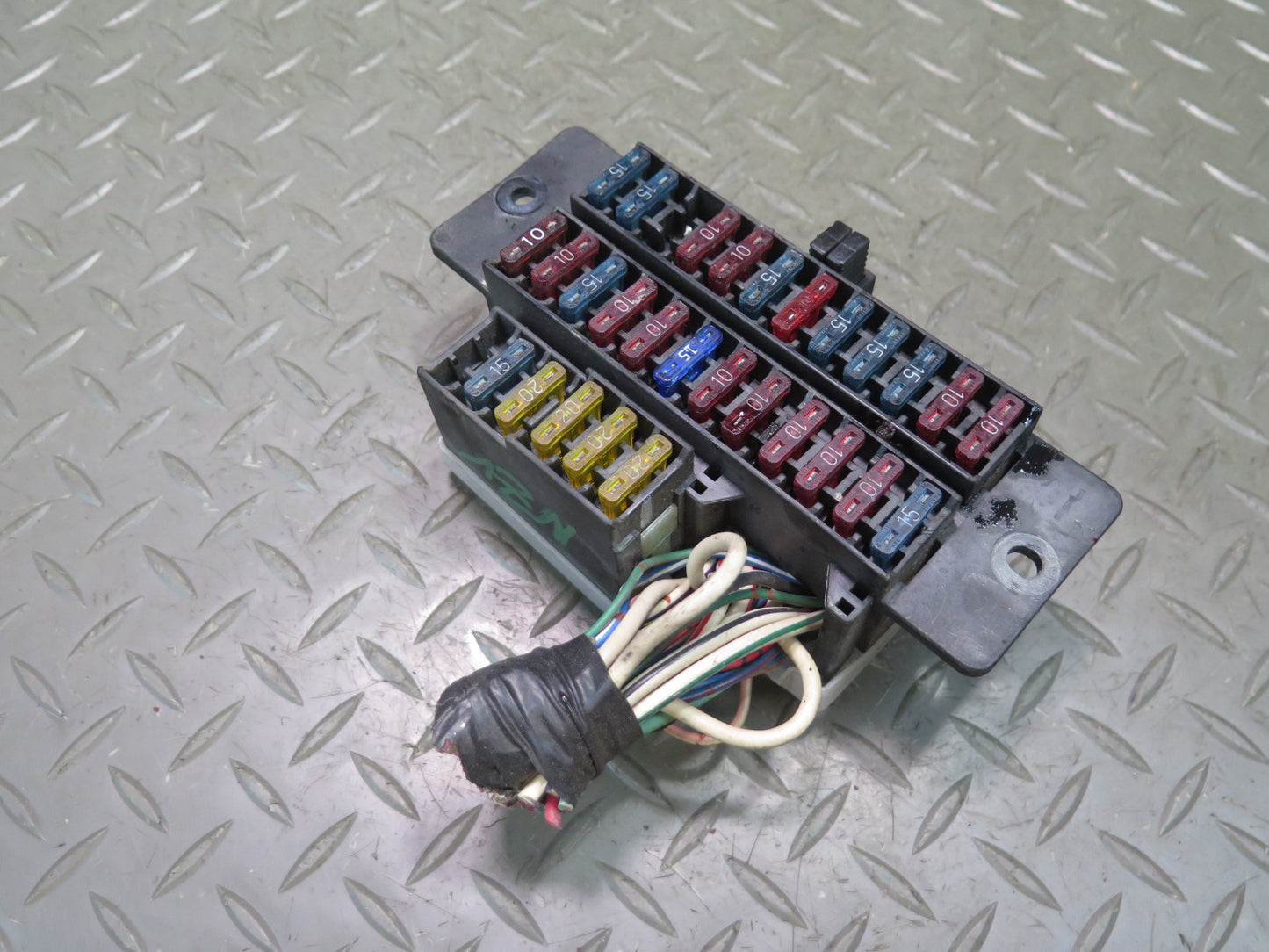 84-86 Nissan Z31 300ZX Junction Fuse Relay Box Module OEM