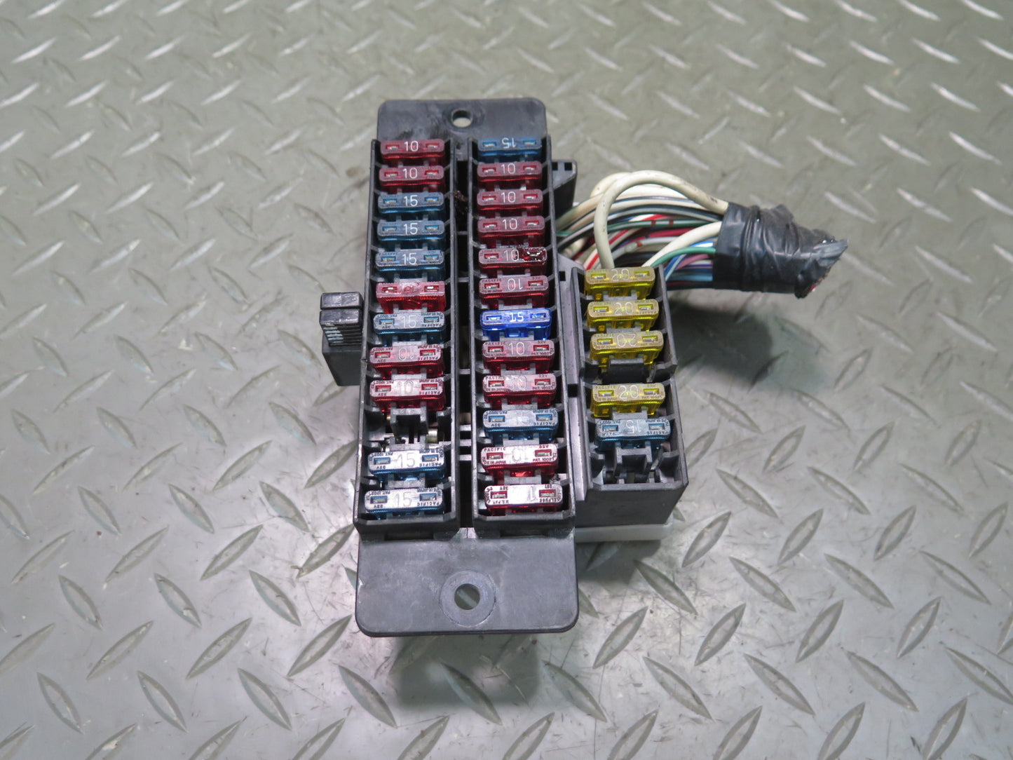 84-86 Nissan Z31 300ZX Junction Fuse Relay Box Module OEM