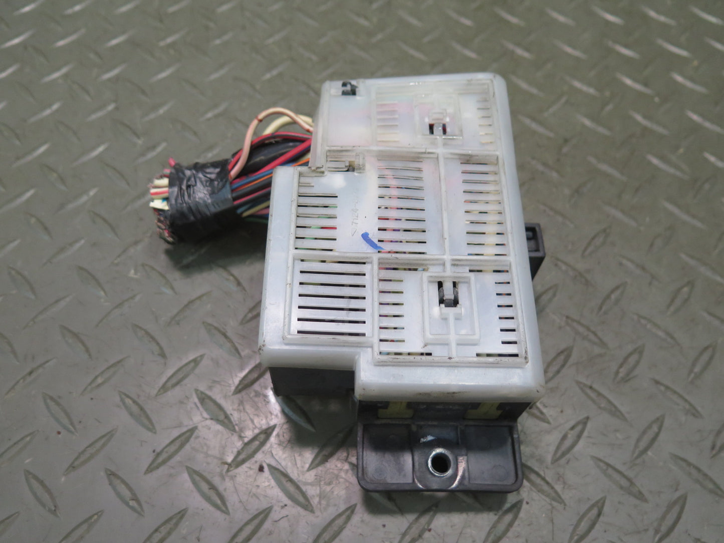 84-86 Nissan Z31 300ZX Junction Fuse Relay Box Module OEM