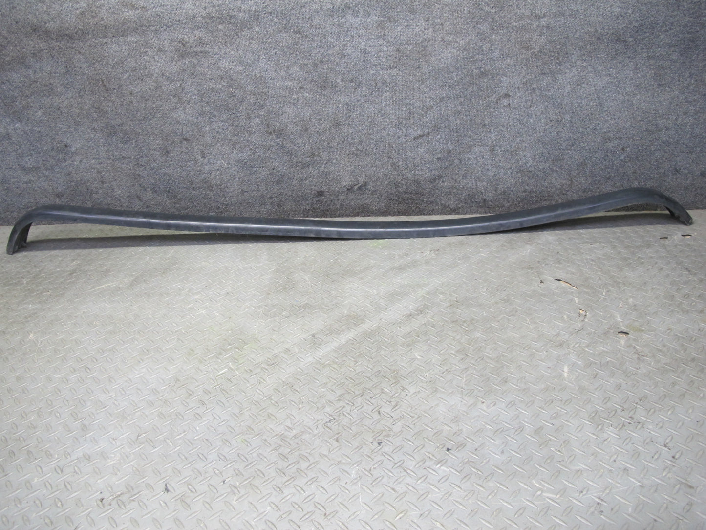 77-85 Mercedes W123 Sedan Rear Bumper Impact Strip Rubber Trim Cover Pad OEM