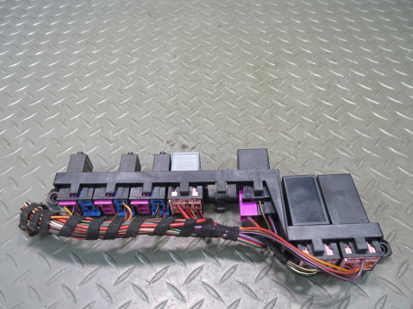 2006-2008 Bentley Flying Spur Fuse Box Relay Box Plate Module Unit