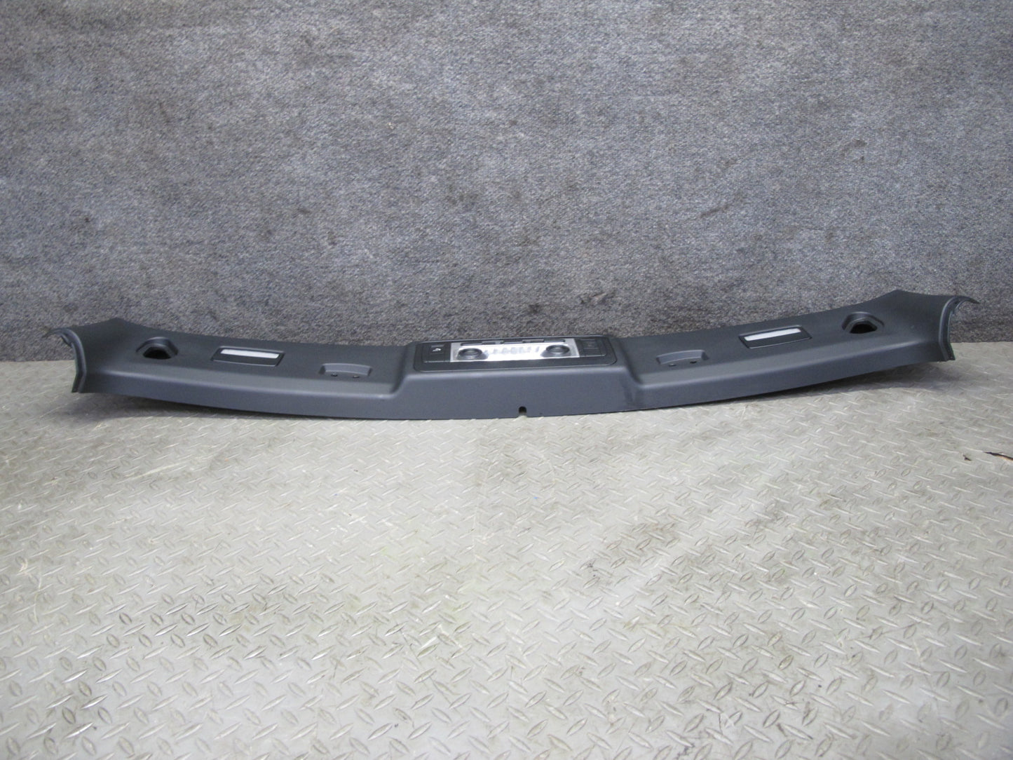 08-13 BMW E88 135I Front Windshield Upper Trim Panel w Dome Light Lamp OEM