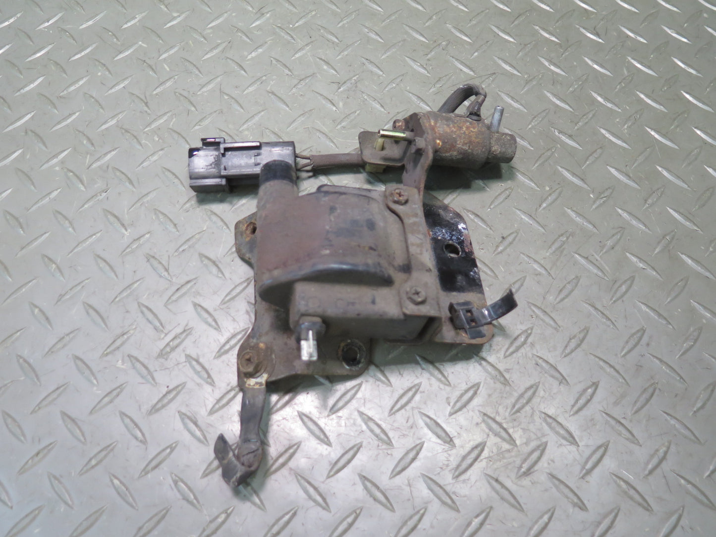 84-86 Nissan Z31 300ZX VG30ET Turbo Ignition Coil Assembly 60K Miles OEM