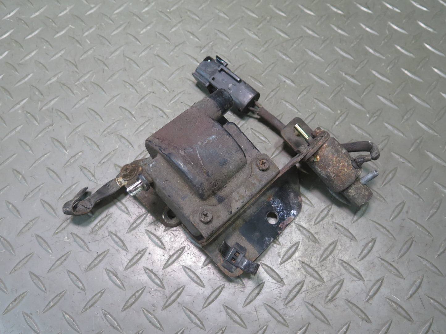 84-86 Nissan Z31 300ZX VG30ET Turbo Ignition Coil Assembly 60K Miles OEM