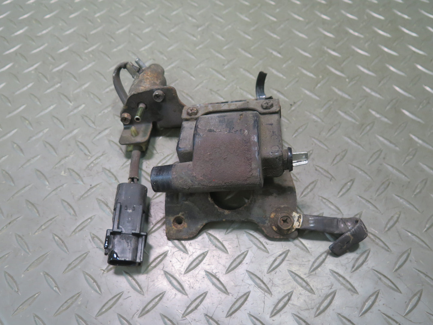84-86 Nissan Z31 300ZX VG30ET Turbo Ignition Coil Assembly 60K Miles OEM