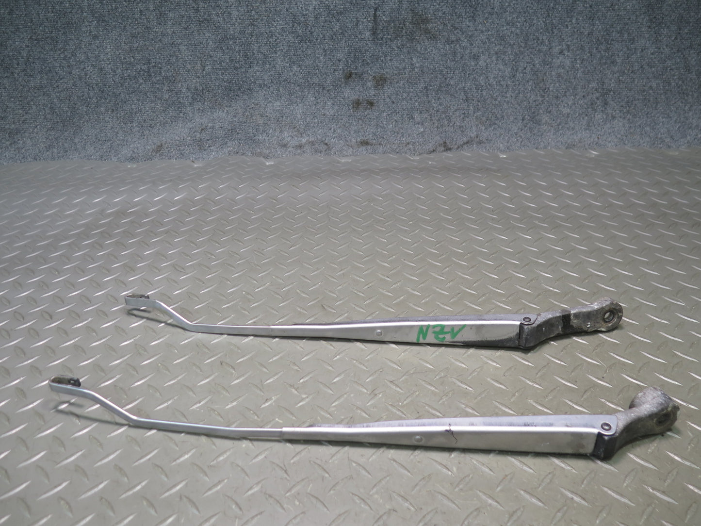 84-89 Nissan Z31 300ZX Front Windshield Left & Right Wiper Arm Set of 2 OEM